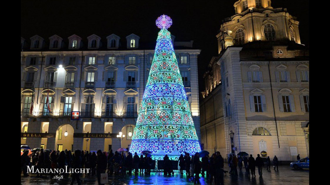 Albero Di Natale A Torino.Piazza Castello Albero Di Luminarie Mariano Light