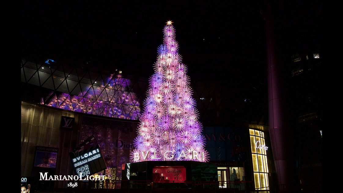 Immagini Natalizie 192 Pixel.Bulgari Ion Orchard Fireworks Tree Mariano Light